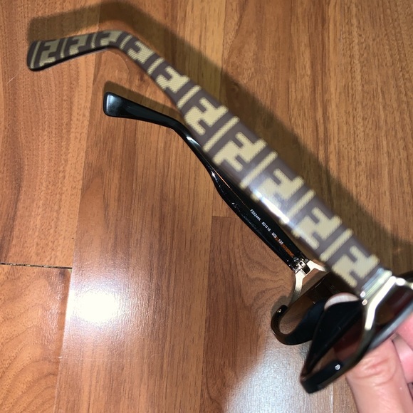 Authentic Fendi Sunglasses - Picture 6 of 13